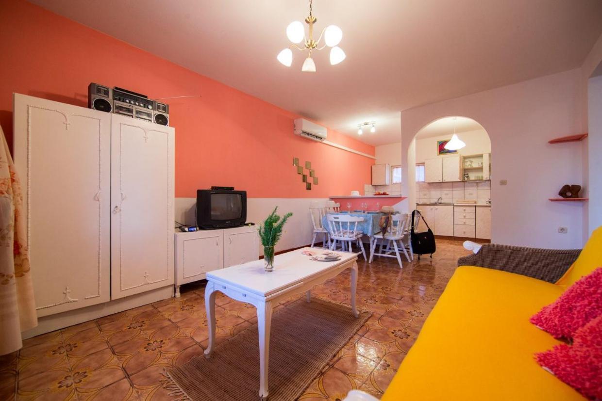 Silver Beach Apartments 비스 외부 사진