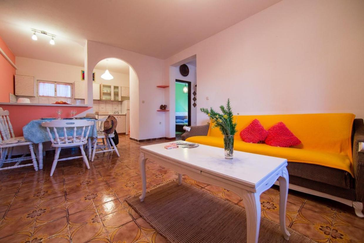 Silver Beach Apartments 비스 외부 사진
